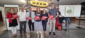 DIE TRENTINER SPITZENSPORTLERIN CORNELIA RIGATTI ZU BESUCH IN DER AUSSTELLUNG „L’ARTE ANNULLA IL RISCHIO“