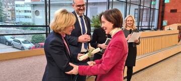 FEIER UND URKUNDENÜBERGABE FÜR 40 IN DEN RUHESTAND GETRETENE BEDIENSTETE