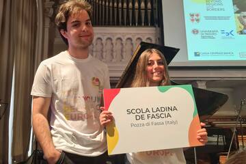 ÜBER DIE GRENZEN HINAUS: DIE REGION ALS EUROPÄISCHES LABOR FÜR POLITISCHE BILDUNG FÜR SCHÜLERINNEN UND SCHÜLER