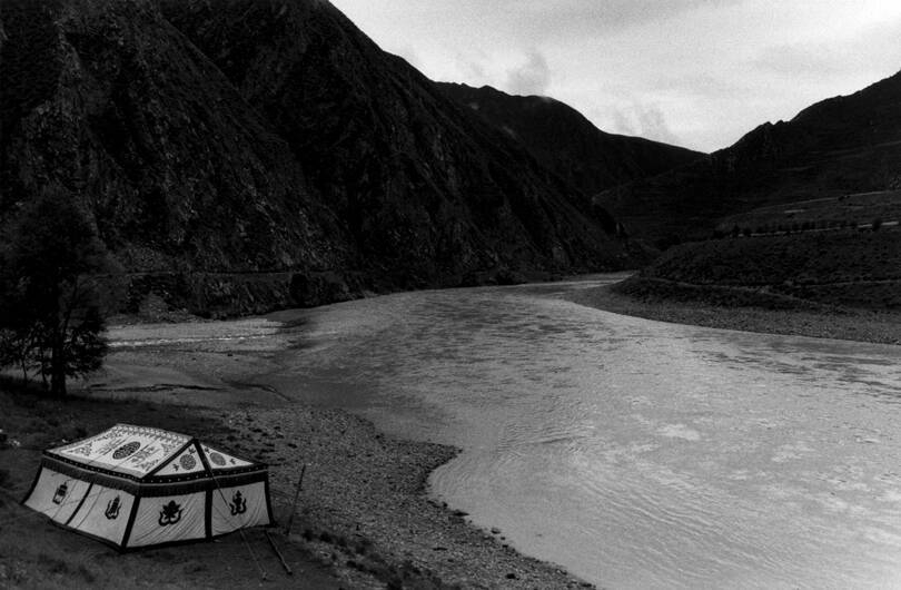 Bild: 4033 Giuseppe Ripa Tenda Nomade sul fiume Yangtze - Tibet 2000