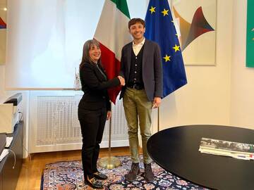 REGIONALASSESSOR ANGELO GENNACCARO HAT IN BOZEN DIE KUBANISCHE BOTSCHAFTERIN IN ITALIEN MIRTA GRANDA AVERHOFF GETROFFEN