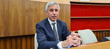 REGIONALGESETZ ZUGUNSTEN DER KÜNSTLER GENEHMIGT DALDOSS: EIN GROSSER ERFOLG FÜR DIE KULTUR