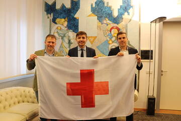 „Das Rote Kreuz steht für Bürgersinn, Menschlichkeit und Wahrung der Grundrechte aller Personen“, erklärte der Regionalassessor für humanitäre Hilfe.