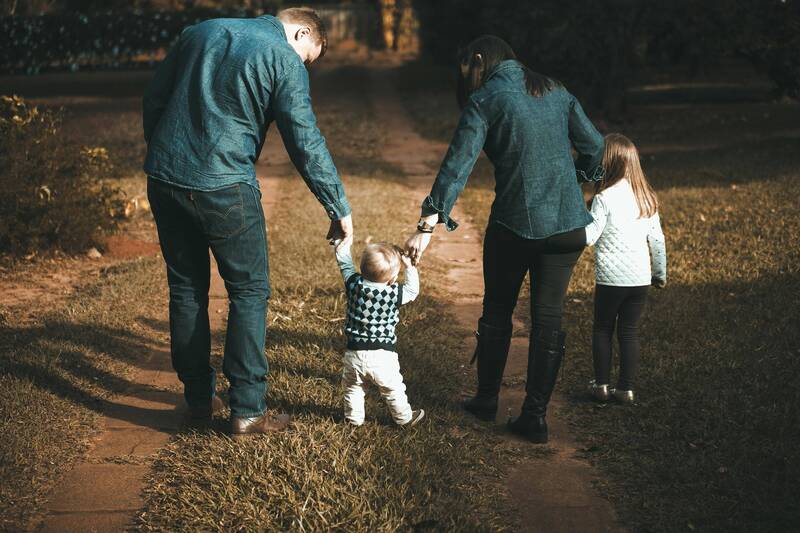 FAMILIENPAKET – MEHR VORTEILE UND WENIGER BÜROKRATIE FÜR DIE FAMILIEN IN TRENTINO-SÜDTIROL