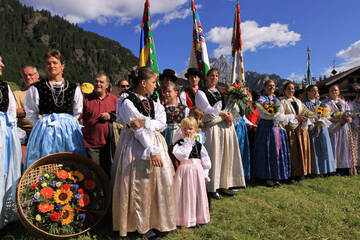 GENEHMIGT AUSSERORDENTLICHEN BEITRAG FÜR DIE AM MEISTEN VON COVID-19 BETROFFENEN KULTURVEREINE 