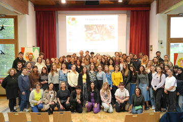 ÜBER 100 JUNGE MENSCHEN AUS GANZ EUROPA TREFFEN DIE OLYMPIASIEGERIN TANIA CAGNOTTO