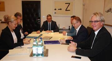 REGIONALREGIERUNG:UNTERSTÜTZUNG FÜR COMPUTERPROJEKT FÜR SEHBEHINDERTE