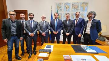 FUGATTI TRIFFT DEN NEUEN MINISTER FÜR INFRASTRUKTUREN UND VERKEHR DAS NEUE PROJEKT FÜR DIE A22 SOLL ZÜGIG VORANSCHREITEN