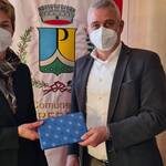 Bild: L'assessore Lorenzo Ossanna con il sindaco di Predaia Giuliana Cova