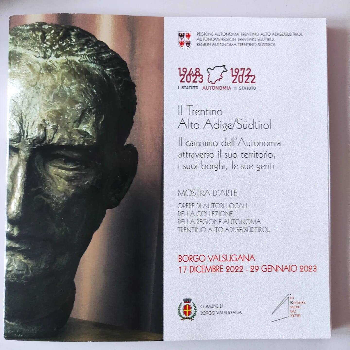 Bild: la copertina del catalogo della mostra