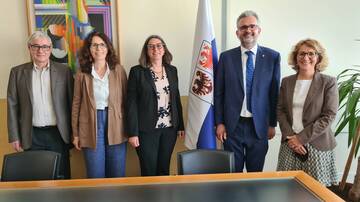 KAREN MAGUIRE VON DER OECD ZU BESUCH IN DER REGION