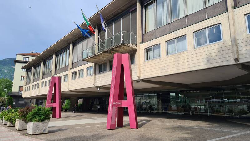 ÖFFENTLICHE BEKANNT¬MACHUNG BETREFFEND DIE AKTUALISIERUNG DES VERZEICHNISSES DER BEWERBERINNEN UND BEWERBER FÜR DIE ERNENNUNG ZUM RECHNUNGSPRÜFER DER AUTONOMEN REGION TRENTINO-SÜDTIROL 