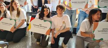 BÜRGERKUNDE OHNE GRENZEN – „SCHOOLS BEYOND REGIONS AND BORDERS“