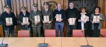 „ATTORNO AL FUOCO“: EIN BUCH ÜBER DIE FREIWILLIGE FEUERWEHR CAVALESE