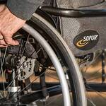 Bild: wheelchair-749985_1920